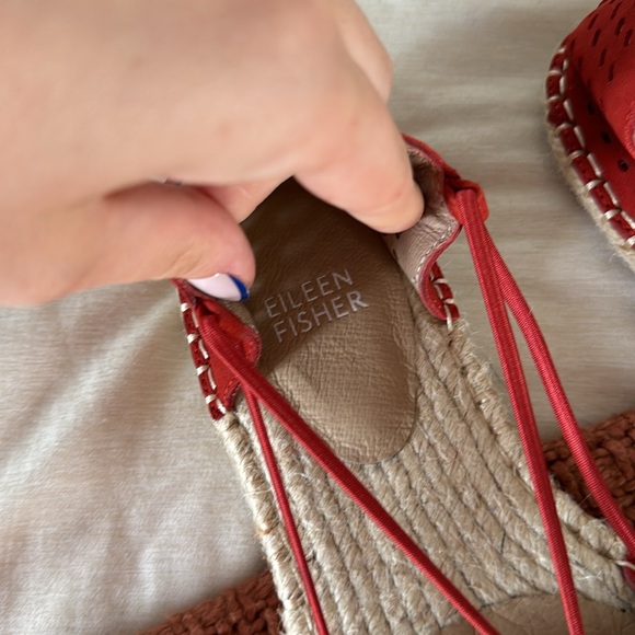 Eileen Fisher "Lee" Sandal, Chili - Size 5.5 - Picture 2 of 7